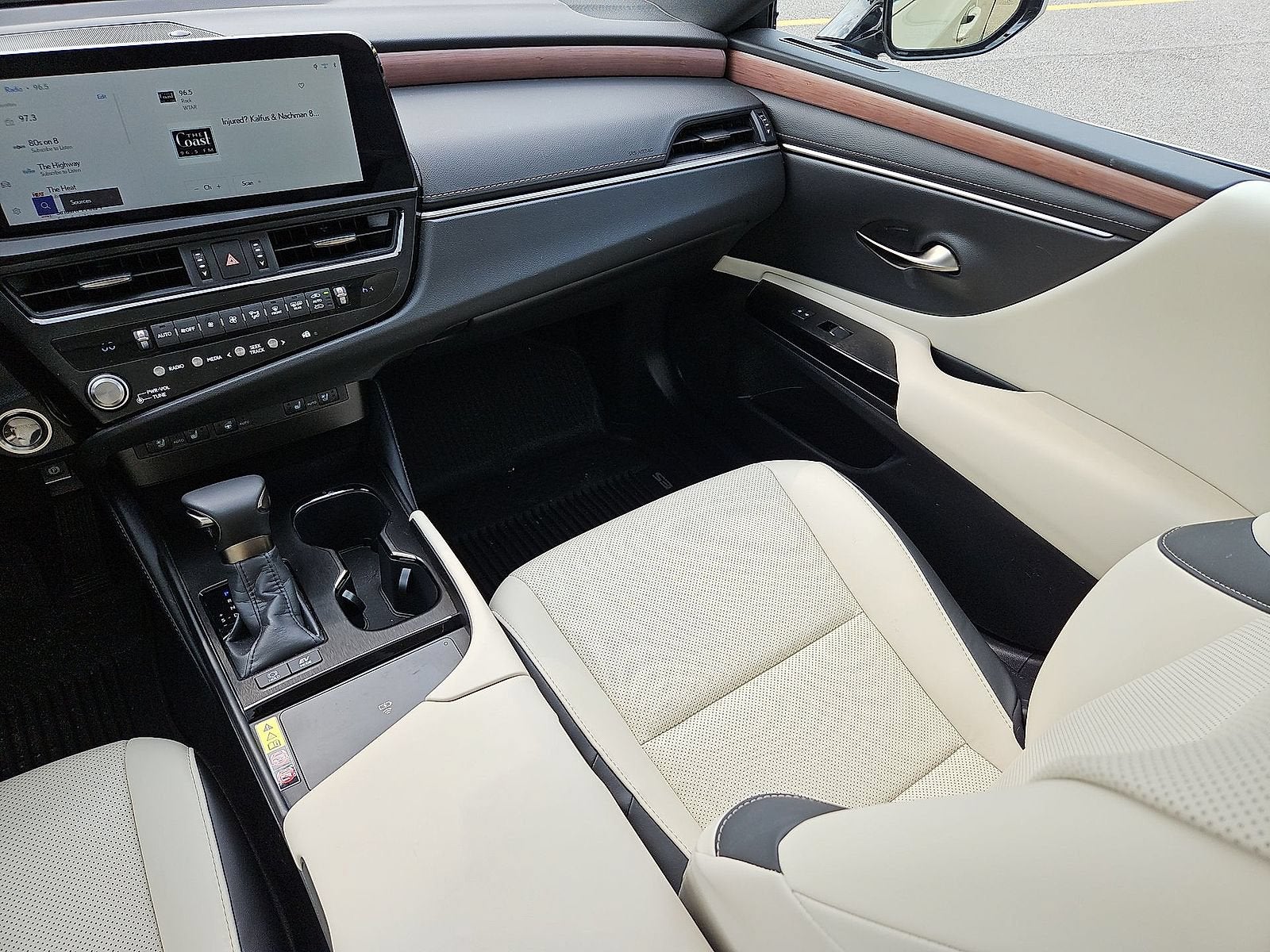 2025 Lexus ES 300h ES 300h