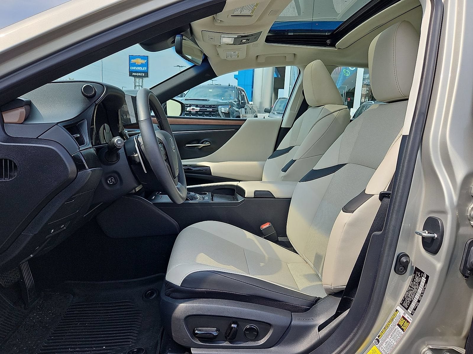 2025 Lexus ES 300h ES 300h