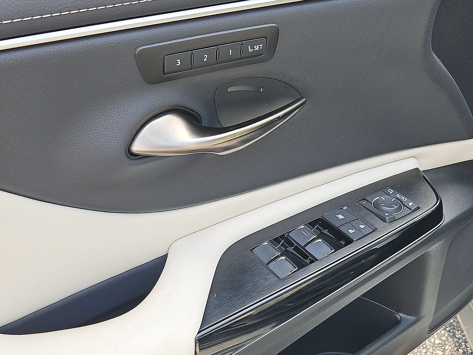2025 Lexus ES 300h ES 300h
