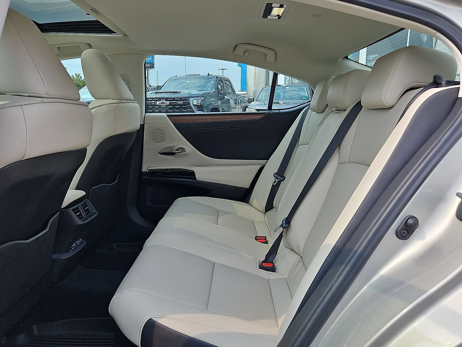 2025 Lexus ES 300h ES 300h