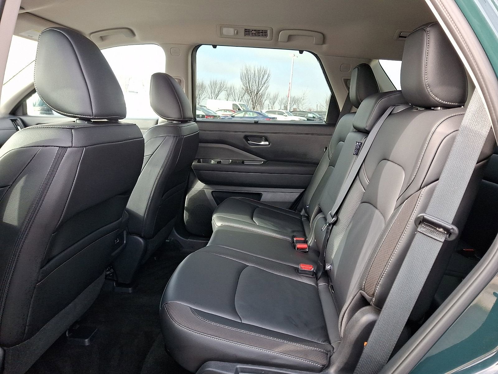 2025 Nissan Pathfinder SL 4WD