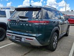 2025 Nissan Pathfinder SL 4WD