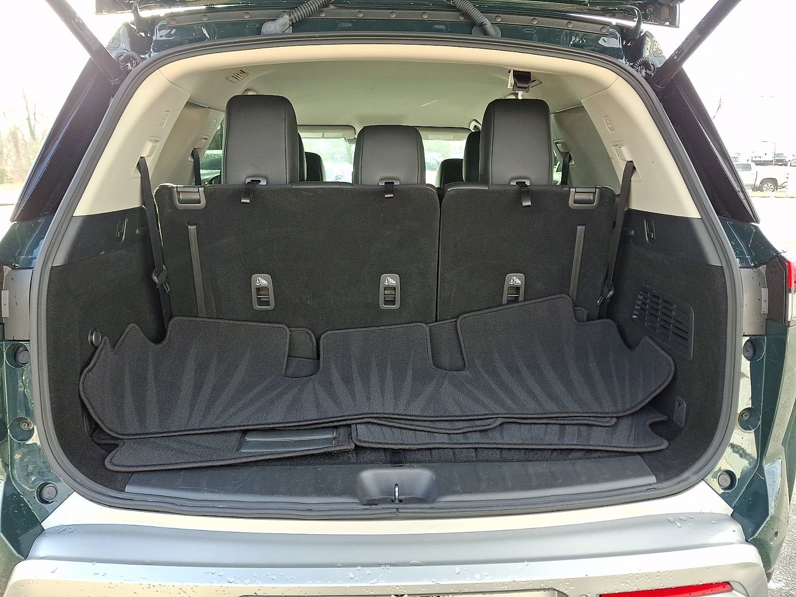 2025 Nissan Pathfinder SL 4WD