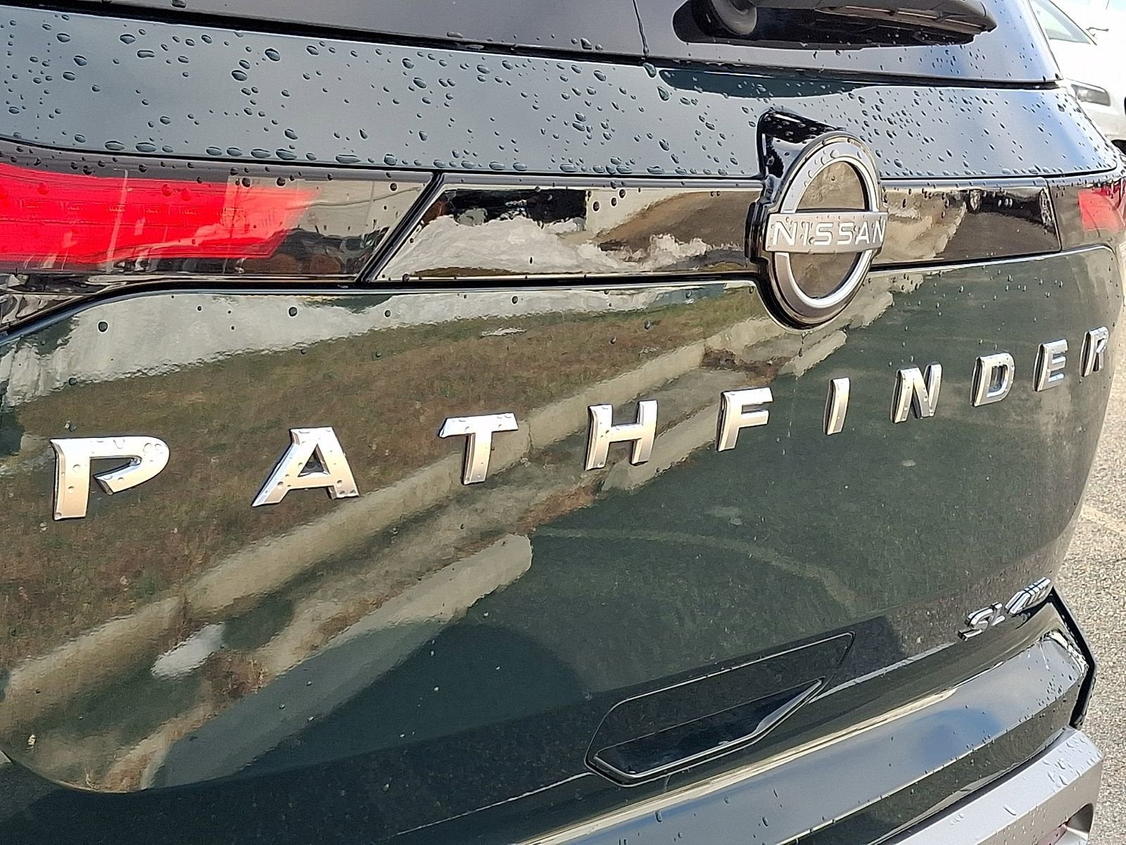 2025 Nissan Pathfinder SL 4WD
