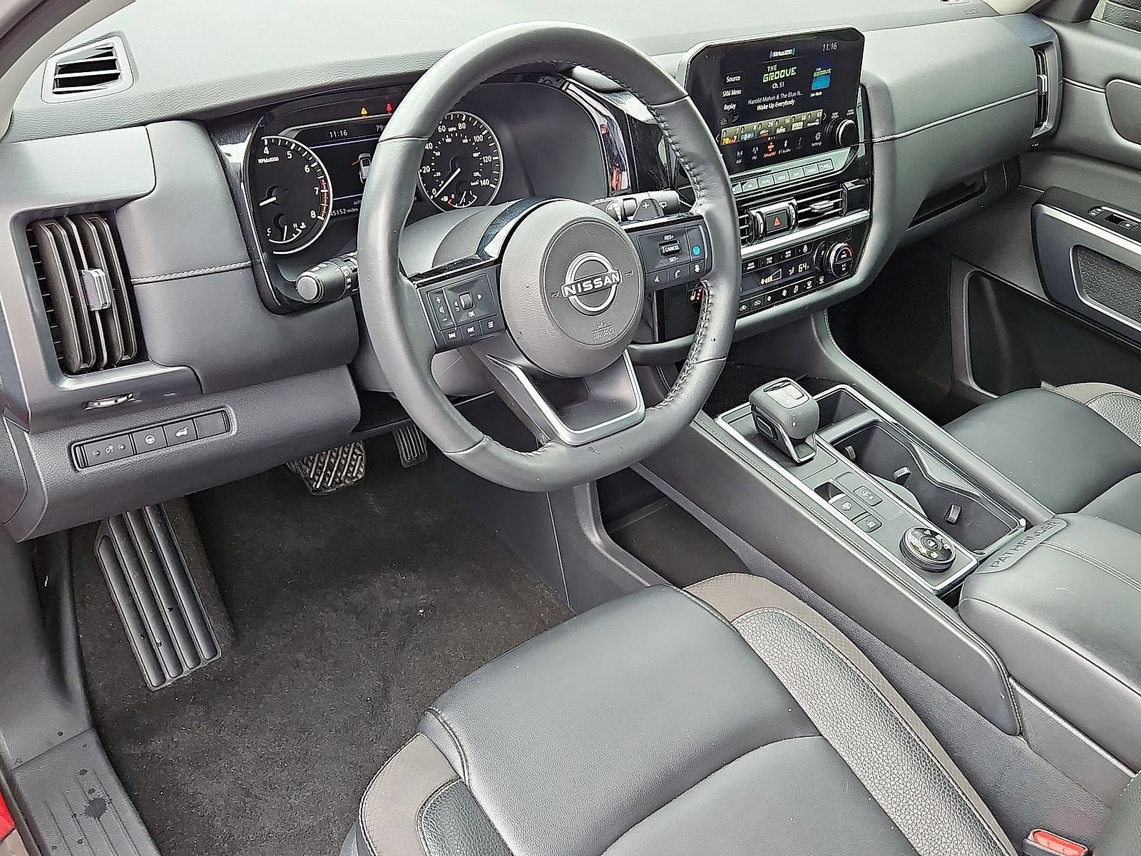 2023 Nissan Pathfinder SL 4WD