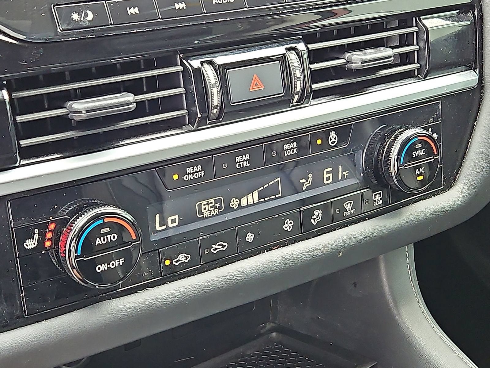 2023 Nissan Pathfinder SL 4WD