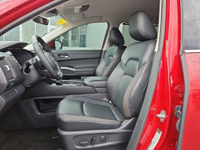 2023 Nissan Pathfinder SL 4WD