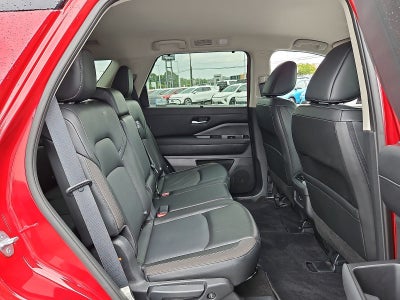 2023 Nissan Pathfinder SL 4WD