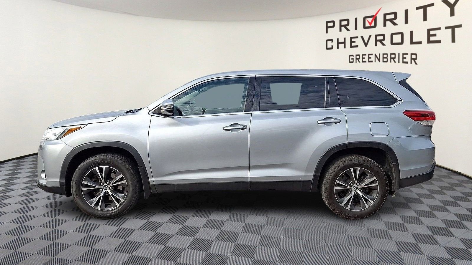 2019 Toyota Highlander LE