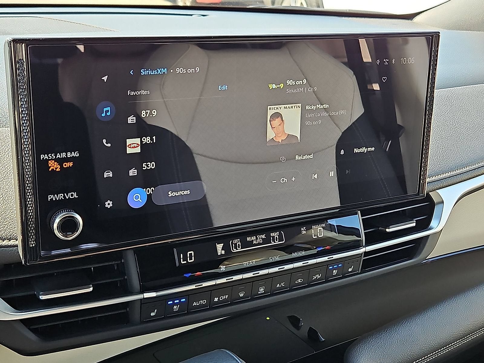 2025 Toyota Sienna Platinum