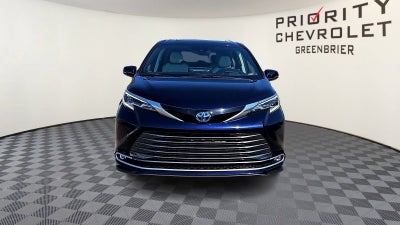 2025 Toyota Sienna Platinum