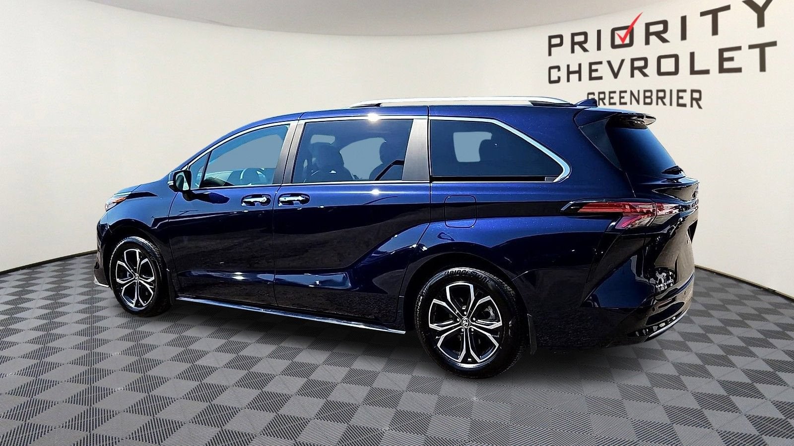 2025 Toyota Sienna Platinum