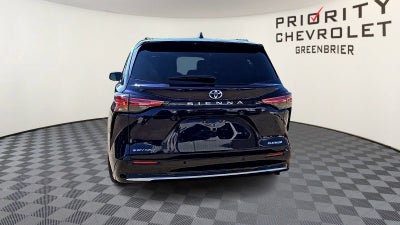 2025 Toyota Sienna Platinum