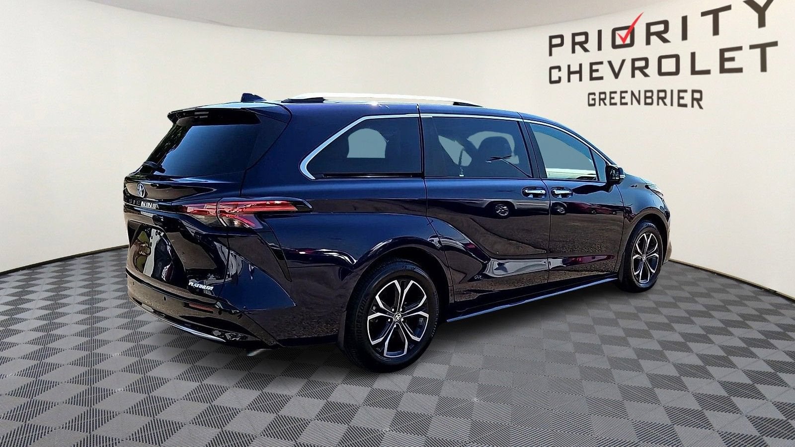 2025 Toyota Sienna Platinum