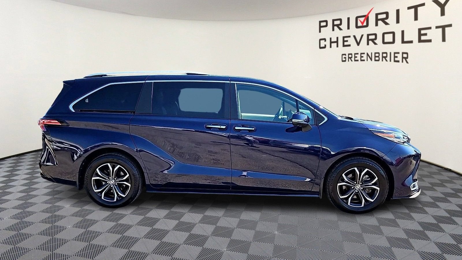 2025 Toyota Sienna Platinum