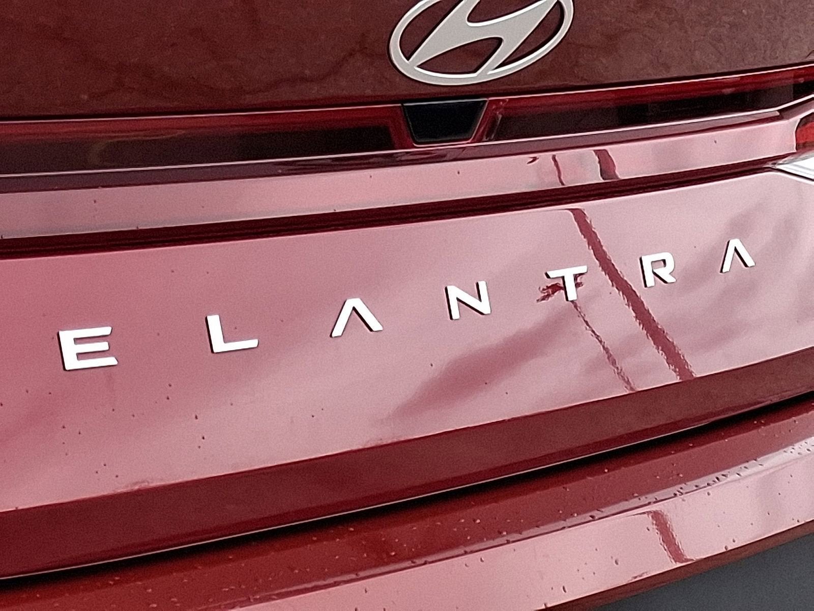 2024 Hyundai Elantra SE